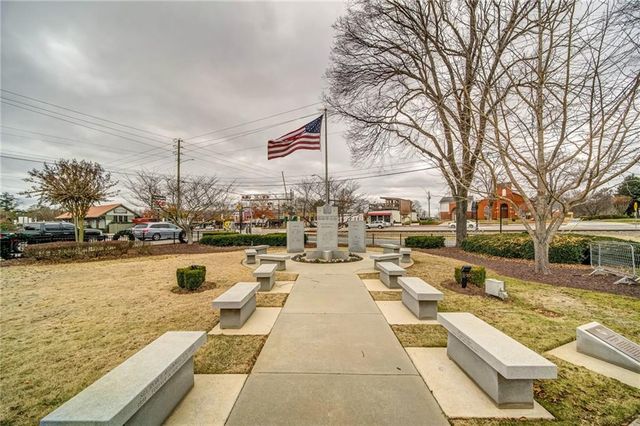 1104 Thomas Street, Woodstock, GA 30188