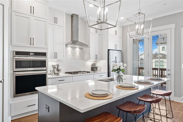 1104 Thomas Street, Woodstock, GA 30188