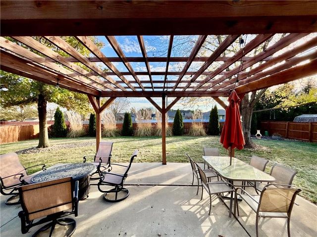 706 Opera House Lane, Odessa, MO 64076