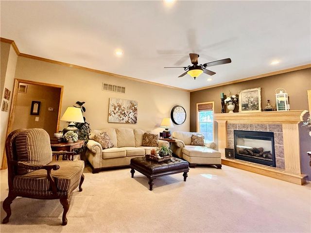 706 Opera House Lane, Odessa, MO 64076