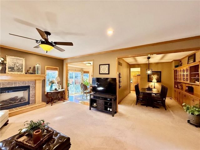 706 Opera House Lane, Odessa, MO 64076