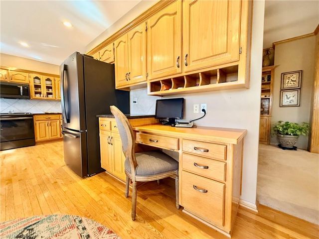 706 Opera House Lane, Odessa, MO 64076