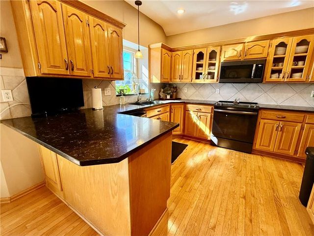 706 Opera House Lane, Odessa, MO 64076