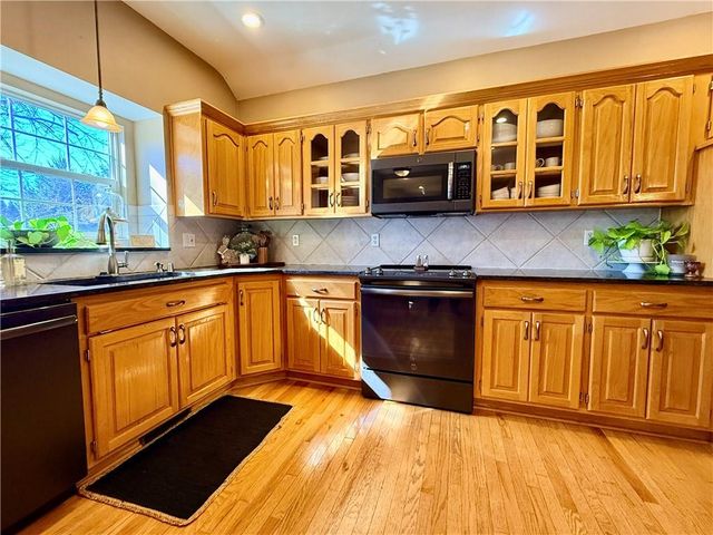 706 Opera House Lane, Odessa, MO 64076