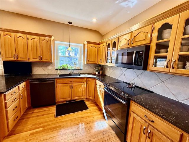 706 Opera House Lane, Odessa, MO 64076