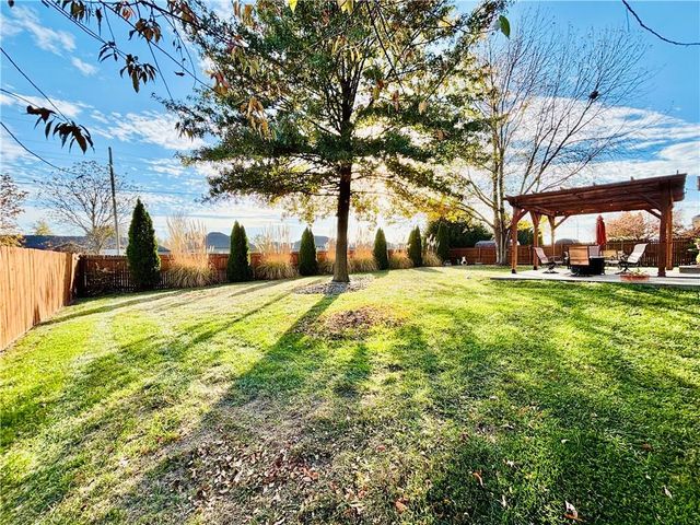 706 Opera House Lane, Odessa, MO 64076