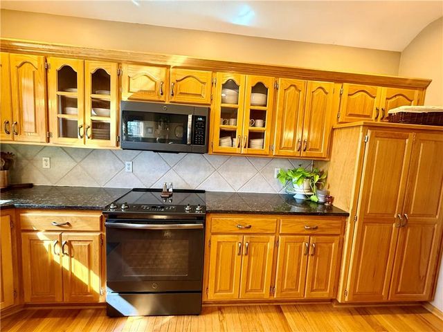 706 Opera House Lane, Odessa, MO 64076