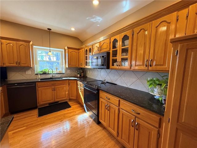 706 Opera House Lane, Odessa, MO 64076