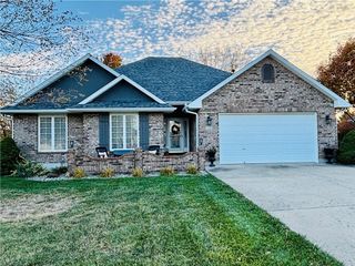 706 Opera House Lane, Odessa, MO 64076