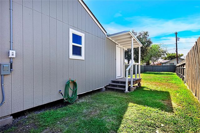 2405 Crews St 2405, Corpus Christi, TX 78405