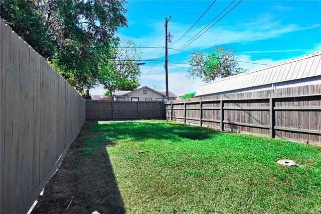 2405 Crews St 2405, Corpus Christi, TX 78405