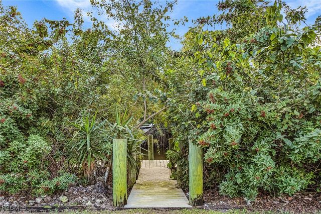 5311 Harborage DR, Fort Myers, FL 33908