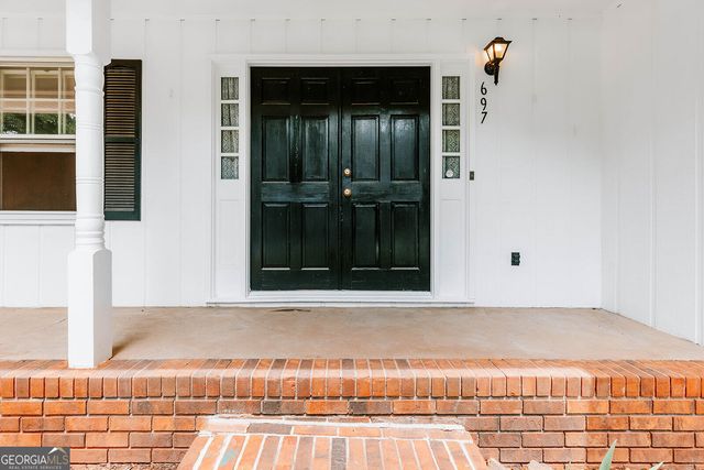 697 Bedford Drive, Hull, GA 30646
