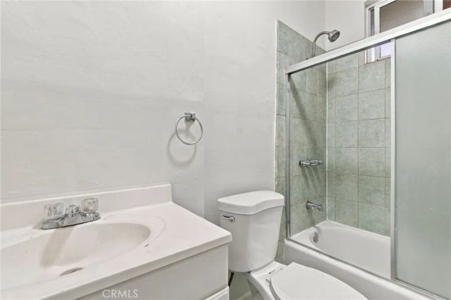 338 W 74th, Los Angeles, CA 90003