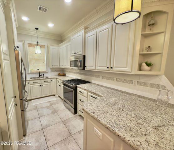 106 Nautilus Court, Lafayette, LA 70508