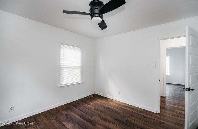 3524 Algonquin Pkwy, Louisville, KY 40211
