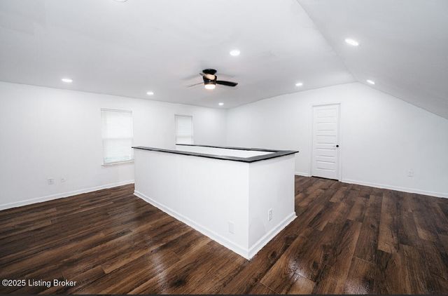 3524 Algonquin Pkwy, Louisville, KY 40211