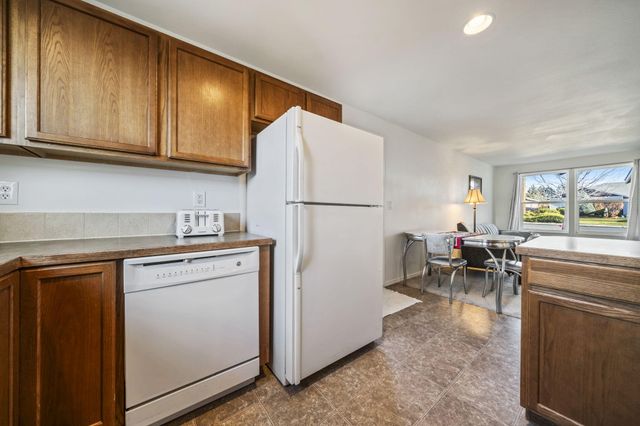 2527 NE 5th Street, Redmond, OR 97756