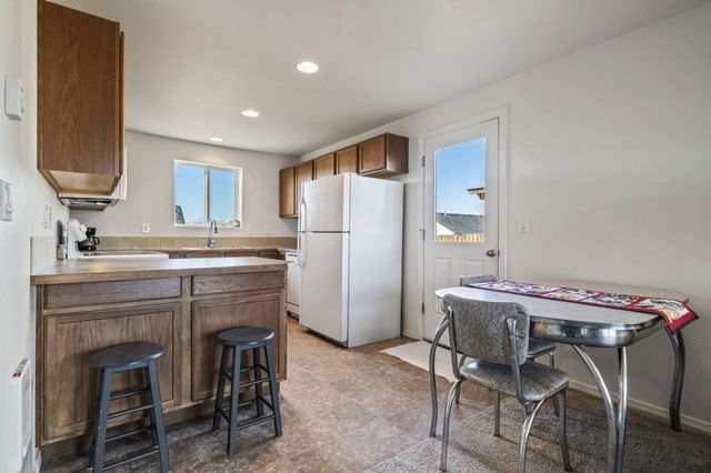 2527 NE 5th Street, Redmond, OR 97756