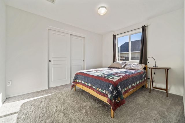 2527 NE 5th Street, Redmond, OR 97756