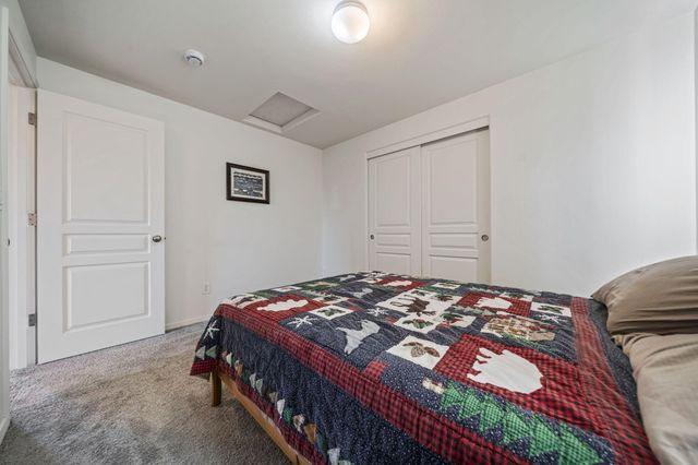 2527 NE 5th Street, Redmond, OR 97756