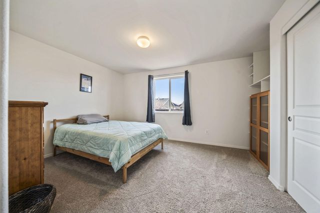 2527 NE 5th Street, Redmond, OR 97756