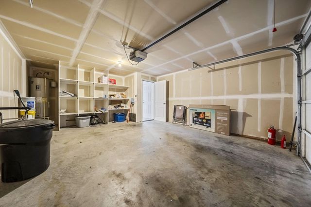 2527 NE 5th Street, Redmond, OR 97756