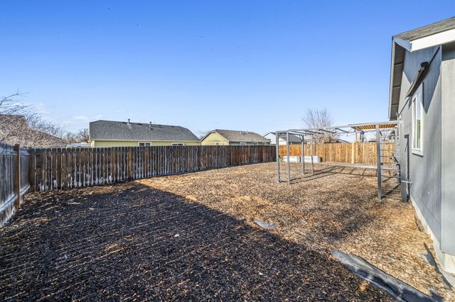 2527 NE 5th Street, Redmond, OR 97756