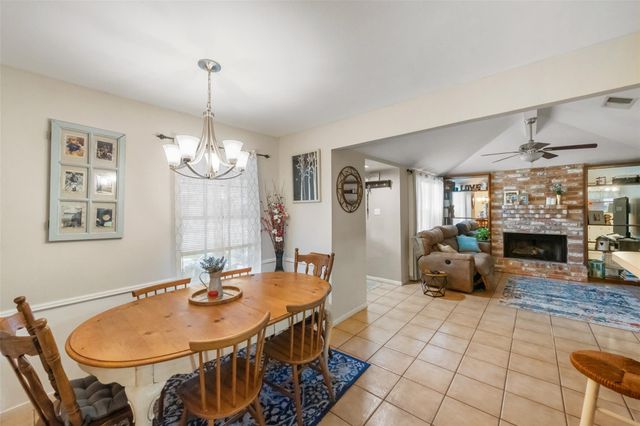 2718 Longleaf Pines Drive, Kingwood, TX 77339