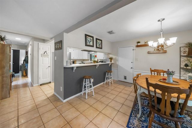 2718 Longleaf Pines Drive, Kingwood, TX 77339