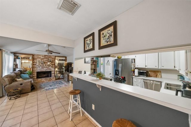 2718 Longleaf Pines Drive, Kingwood, TX 77339