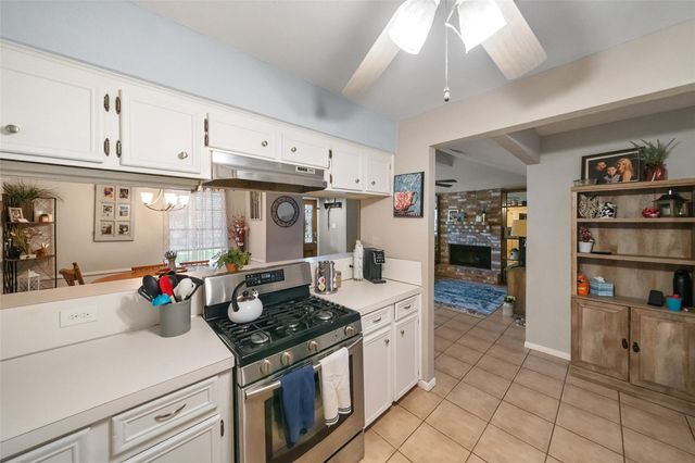 2718 Longleaf Pines Drive, Kingwood, TX 77339