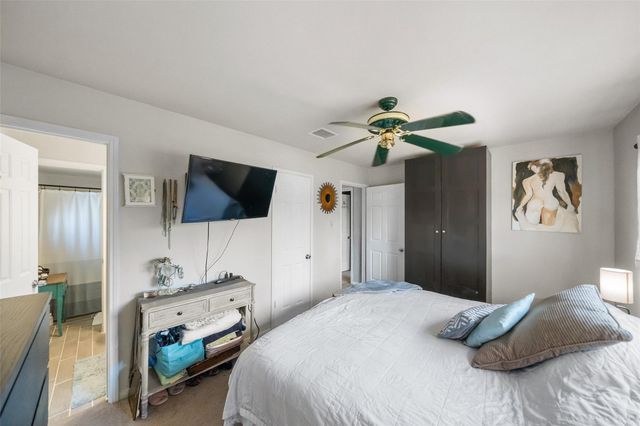 2718 Longleaf Pines Drive, Kingwood, TX 77339