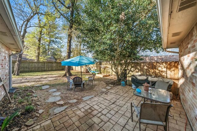 2718 Longleaf Pines Drive, Kingwood, TX 77339