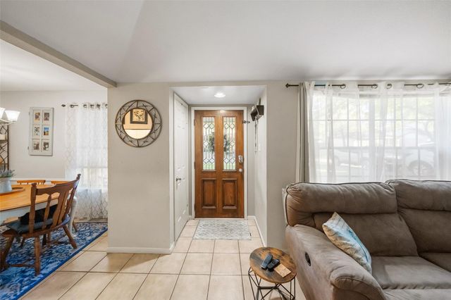 2718 Longleaf Pines Drive, Kingwood, TX 77339