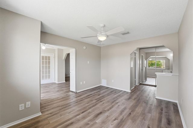 623 E Country Grove Circle, Pearland, TX 77584