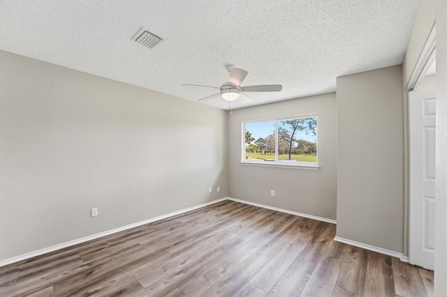 623 E Country Grove Circle, Pearland, TX 77584