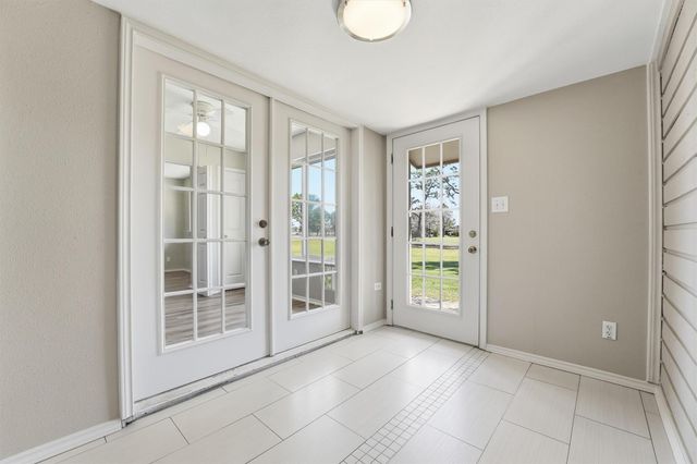 623 E Country Grove Circle, Pearland, TX 77584