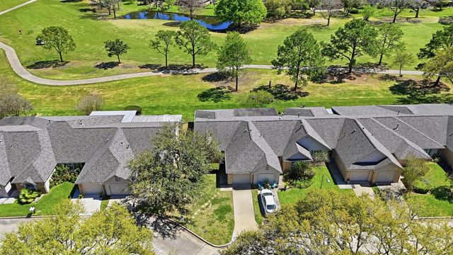 623 E Country Grove Circle, Pearland, TX 77584