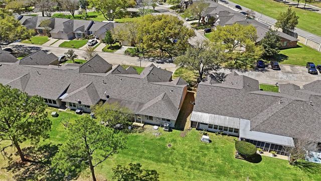 623 E Country Grove Circle, Pearland, TX 77584