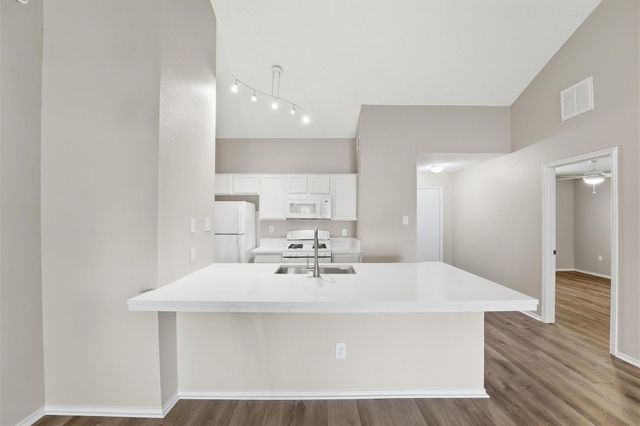 623 E Country Grove Circle, Pearland, TX 77584