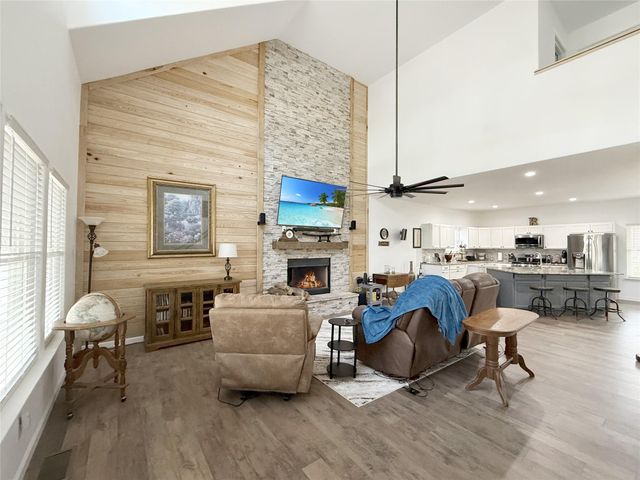 140 Deodar Drive, Brookeland, TX 75931