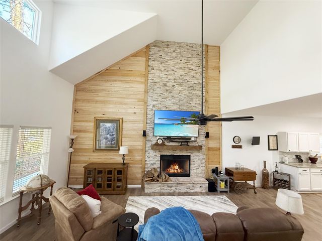 140 Deodar Drive, Brookeland, TX 75931