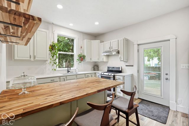 28 N Whittier Place, Indianapolis, IN 46219