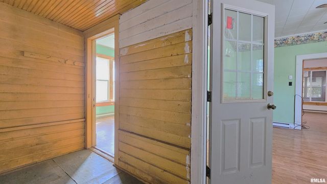 1313 N NEWTON Avenue, Johnston City, IL 62951