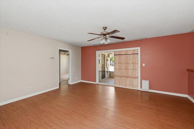 230 E Sunset Drive N, Redlands, CA 92373