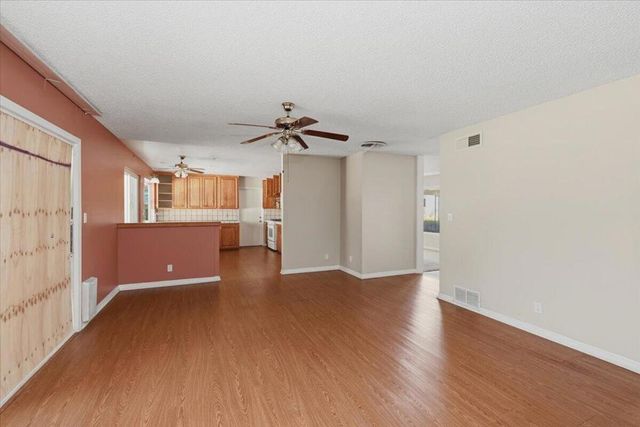 230 E Sunset Drive N, Redlands, CA 92373