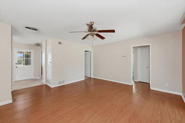 230 E Sunset Drive N, Redlands, CA 92373