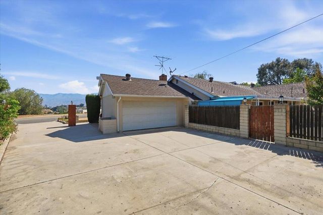 230 E Sunset Drive N, Redlands, CA 92373