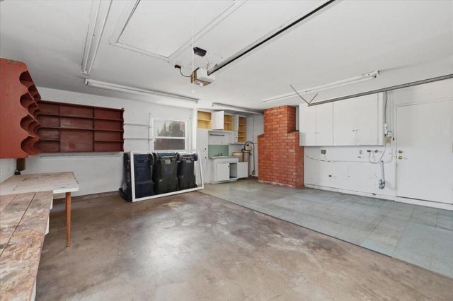 230 E Sunset Drive N, Redlands, CA 92373